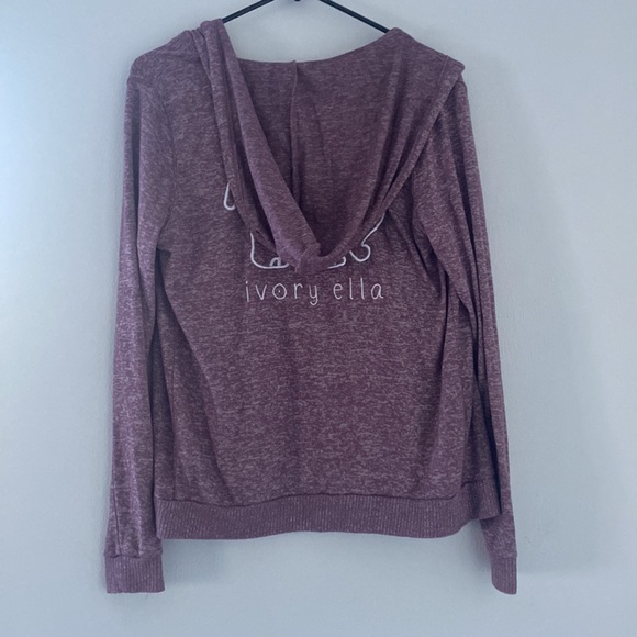 Women’s Ivory Ella Sweatshirt: Women’s Small - Picture 5 of 6